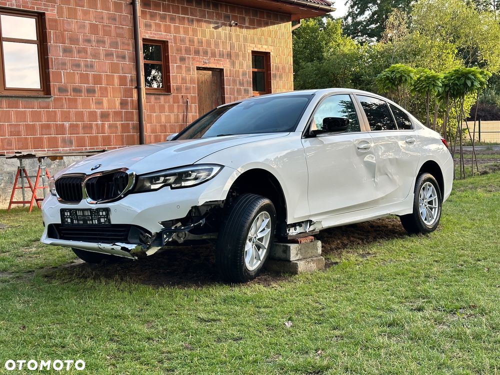 BMW Seria 3 318d - 14