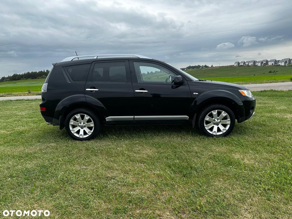 Mitsubishi Outlander 2.0 DID Instyle NAVI - 4