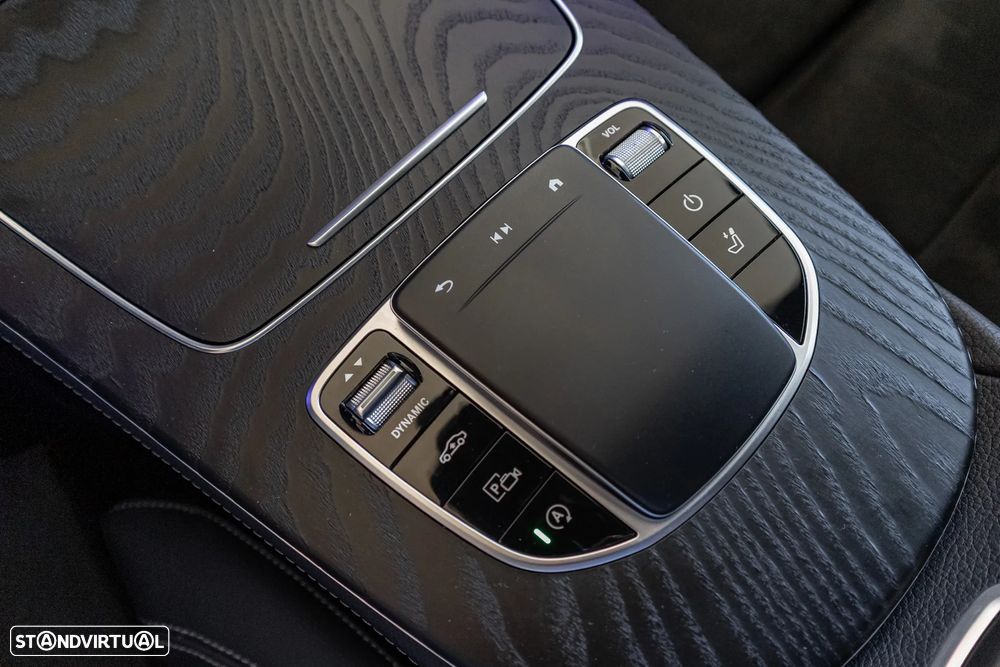 Mercedes-Benz E 220 d AMG Line 7L - 25