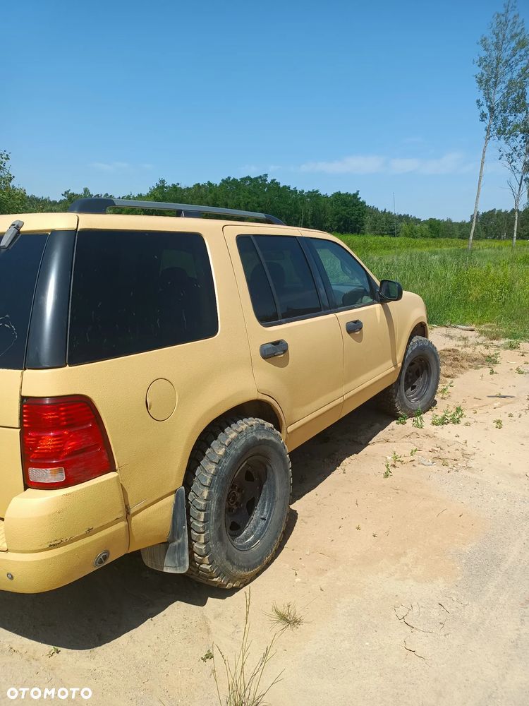 Ford Explorer - 9
