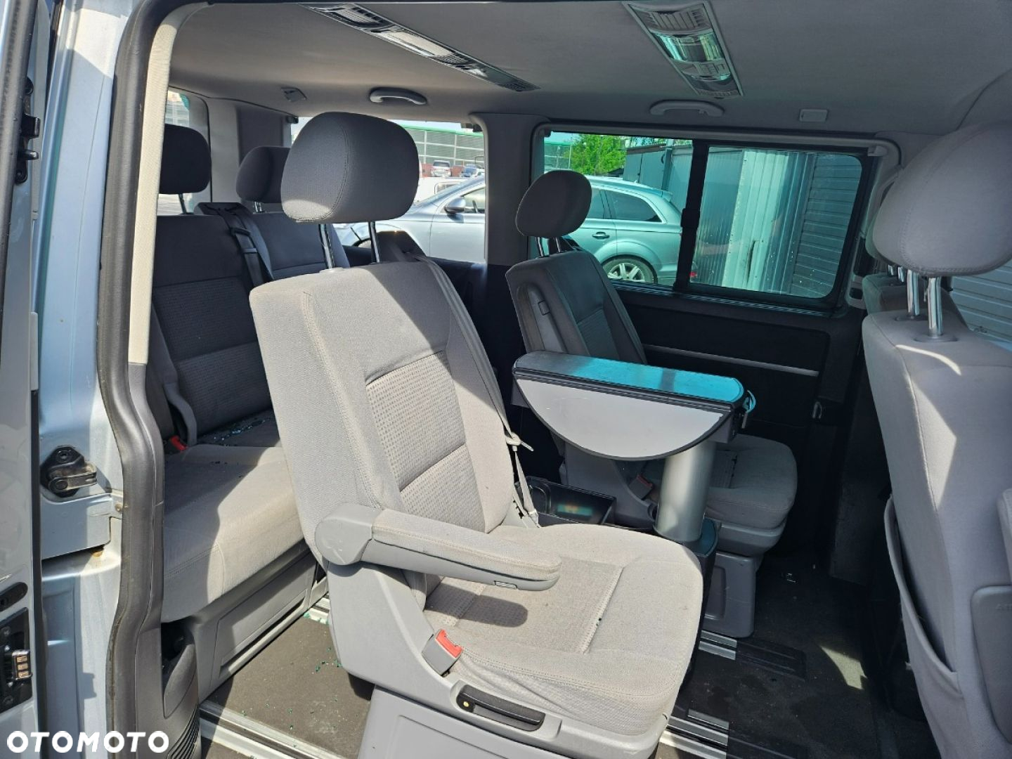 Volkswagen Multivan - 21