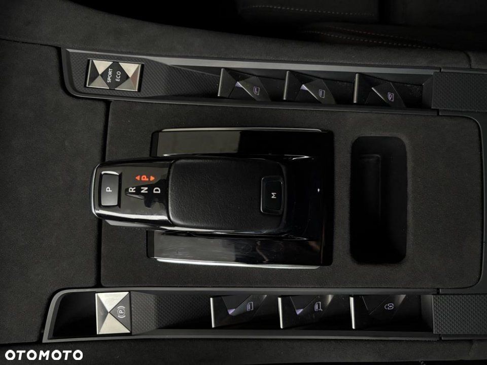 DS Automobiles DS 7 Crossback - 12