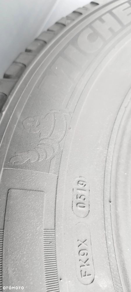 215/70/15 c michelin agilis camping - 6