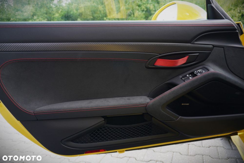 Porsche 718 Spyder - 15
