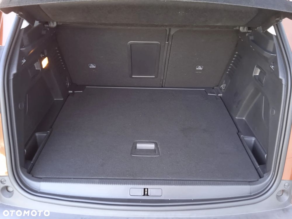 Peugeot 3008 1.2 PureTech Allure S&S - 9