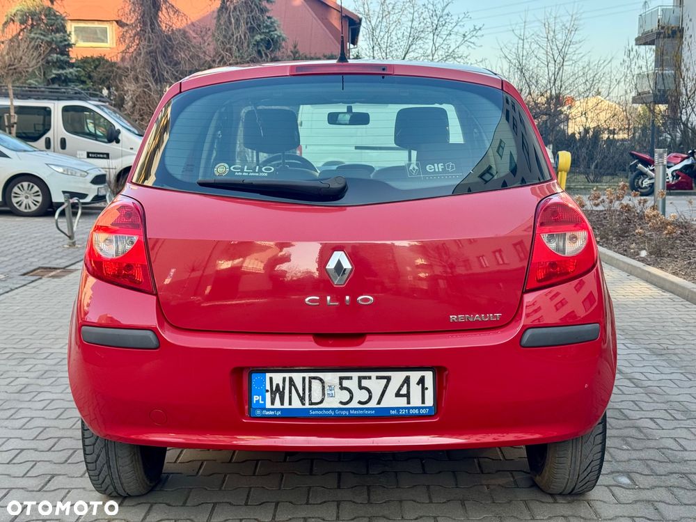 Renault Clio - 11