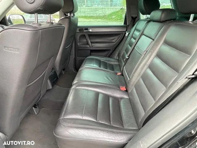 Volkswagen Touareg 2.5 TDI R5 Aut. - 10