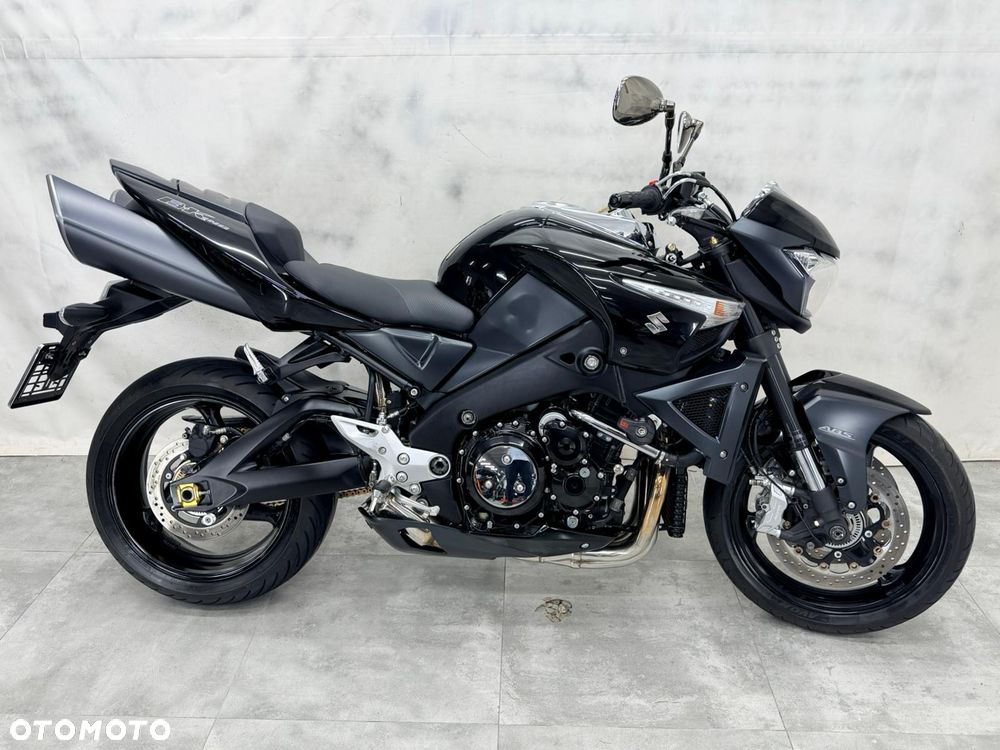 Suzuki GSX - 2