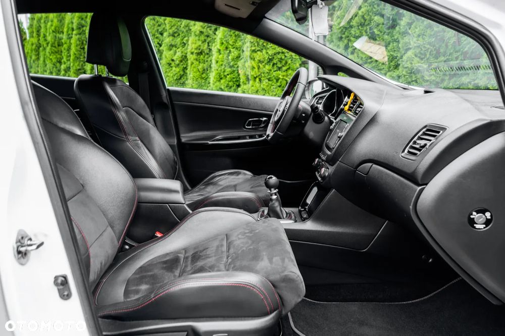 Kia Ceed 1.6 T-GDI GT-Track - 38