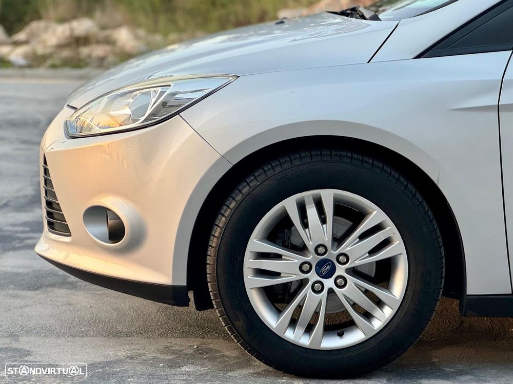 Ford Focus SW 1.6 TDCi Titanium - 19