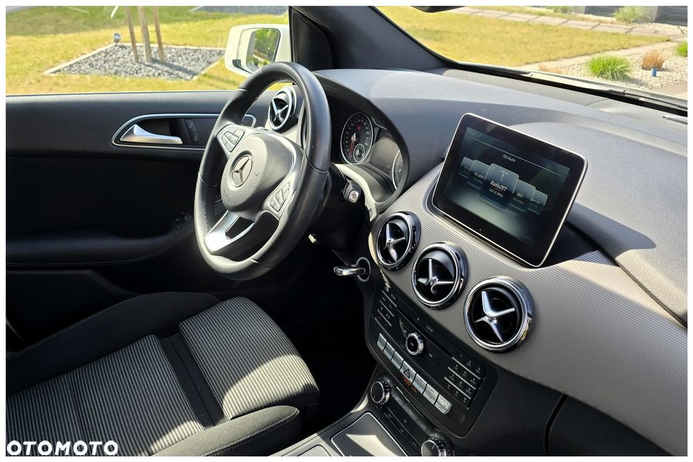 Mercedes-Benz Klasa B 180 7G-DCT UrbanStyle Edition - 14