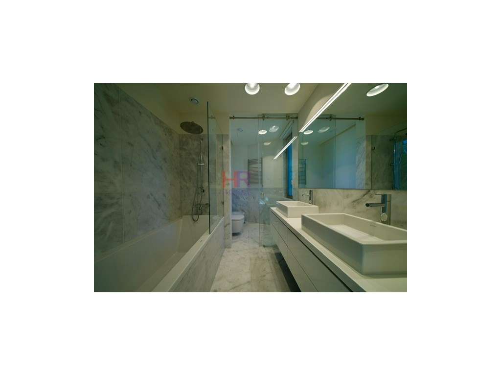 Vende-se T1 com lugar de garagem privativo. - Grande imagem: 4/18