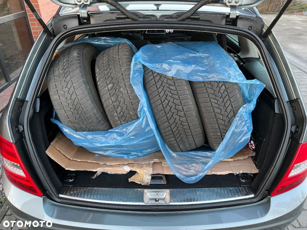 Mercedes-Benz Klasa C 200 CDI BlueEff Classic - 27