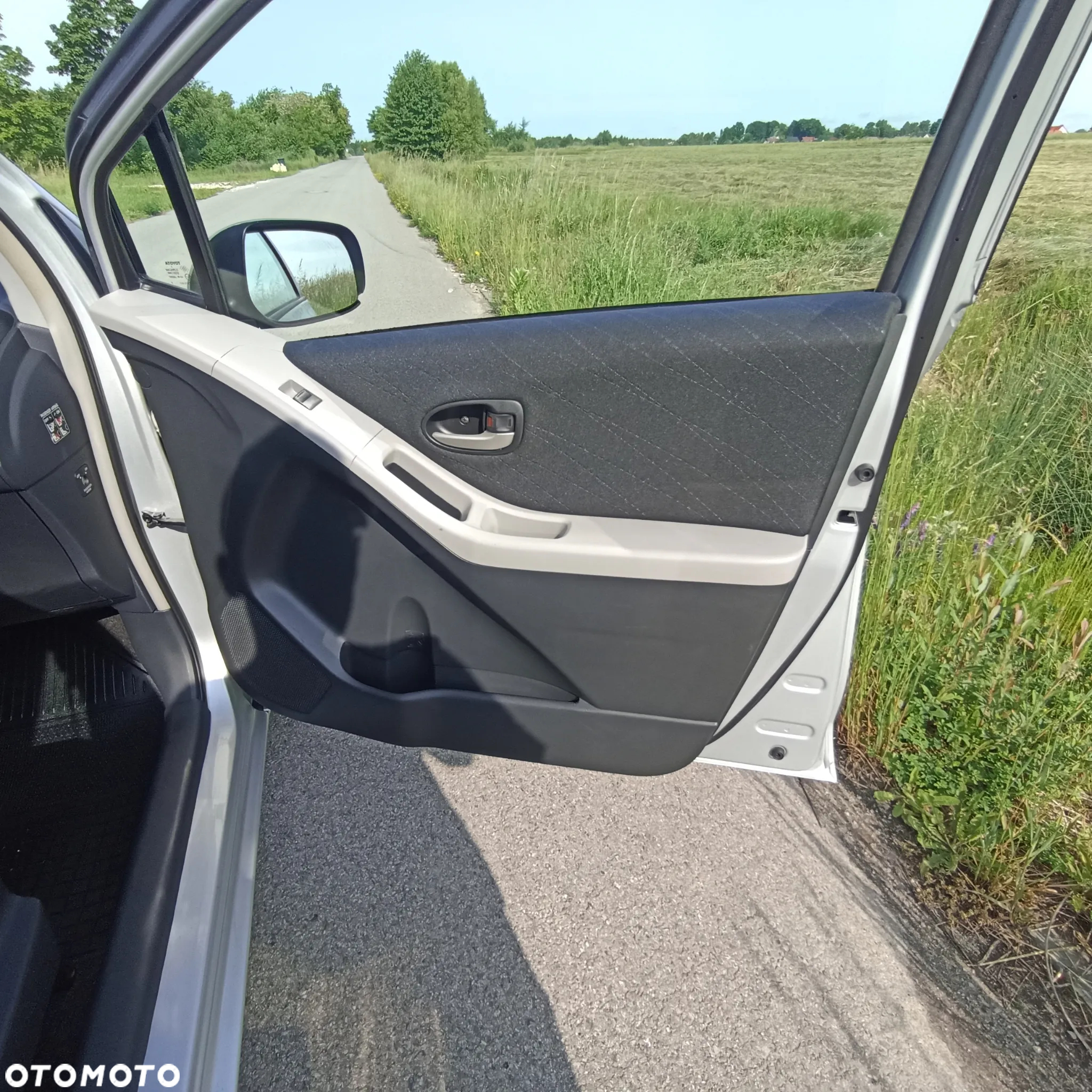 Toyota Yaris 1.3 Prestige - 21