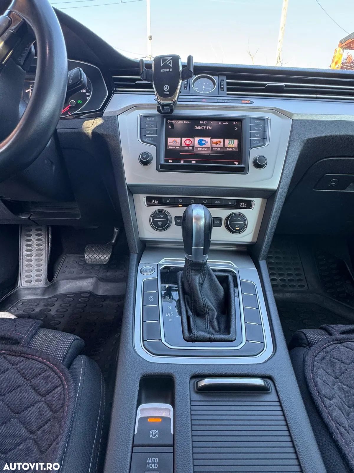 Volkswagen Passat Variant 2.0 TDI DSG Comfortline - 1