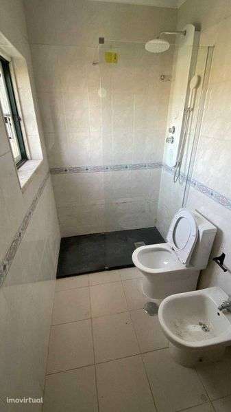 Loures - Moradia - 3 Quartos - COMPLETAMENTE MOBILADA - Grande imagem: 3/11