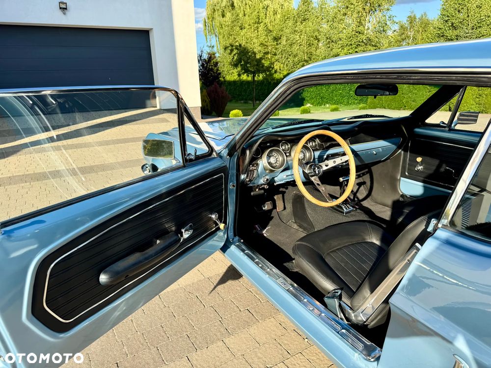 Ford Mustang - 21