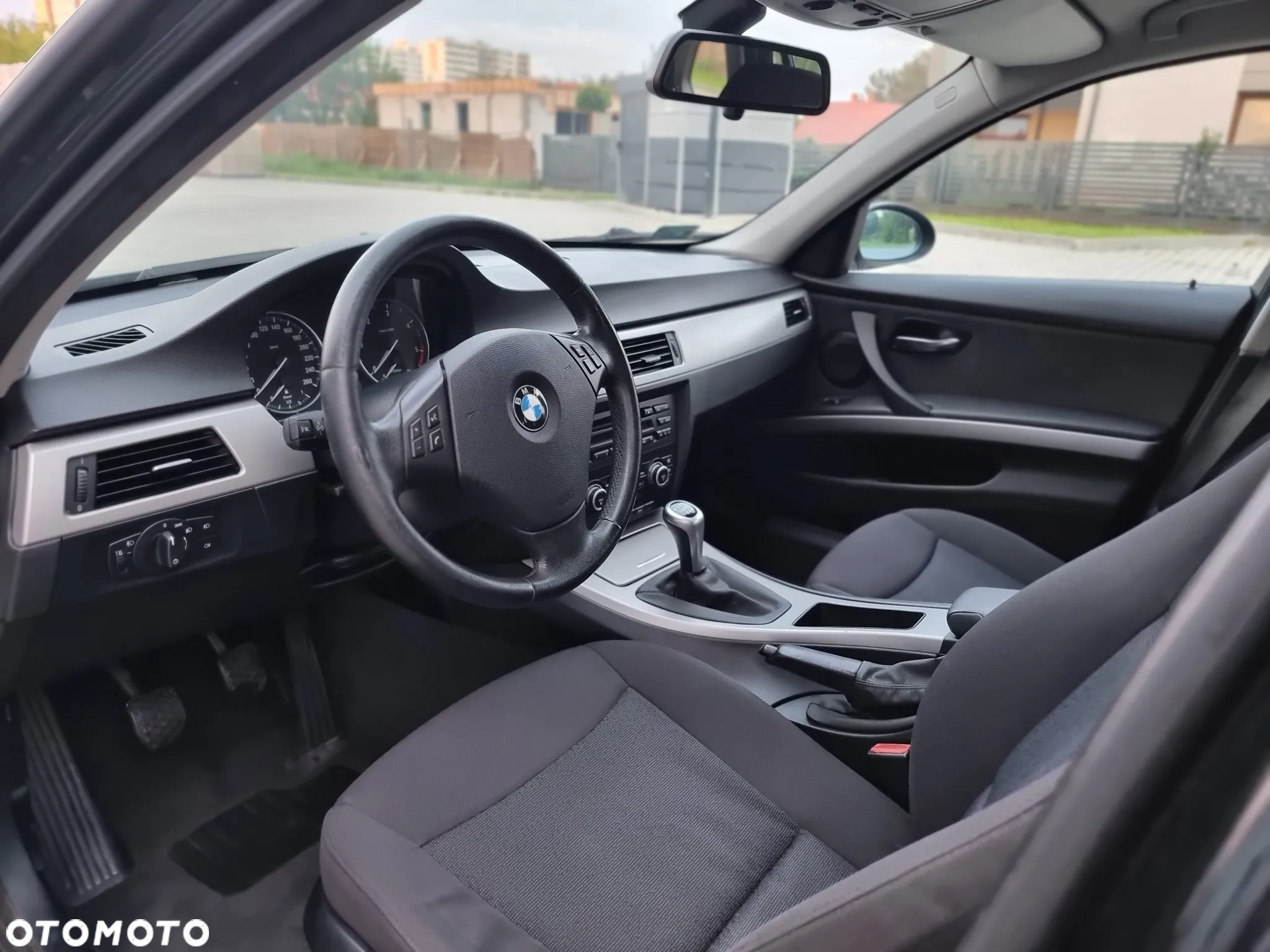 BMW Seria 3 320d DPF Touring - 14