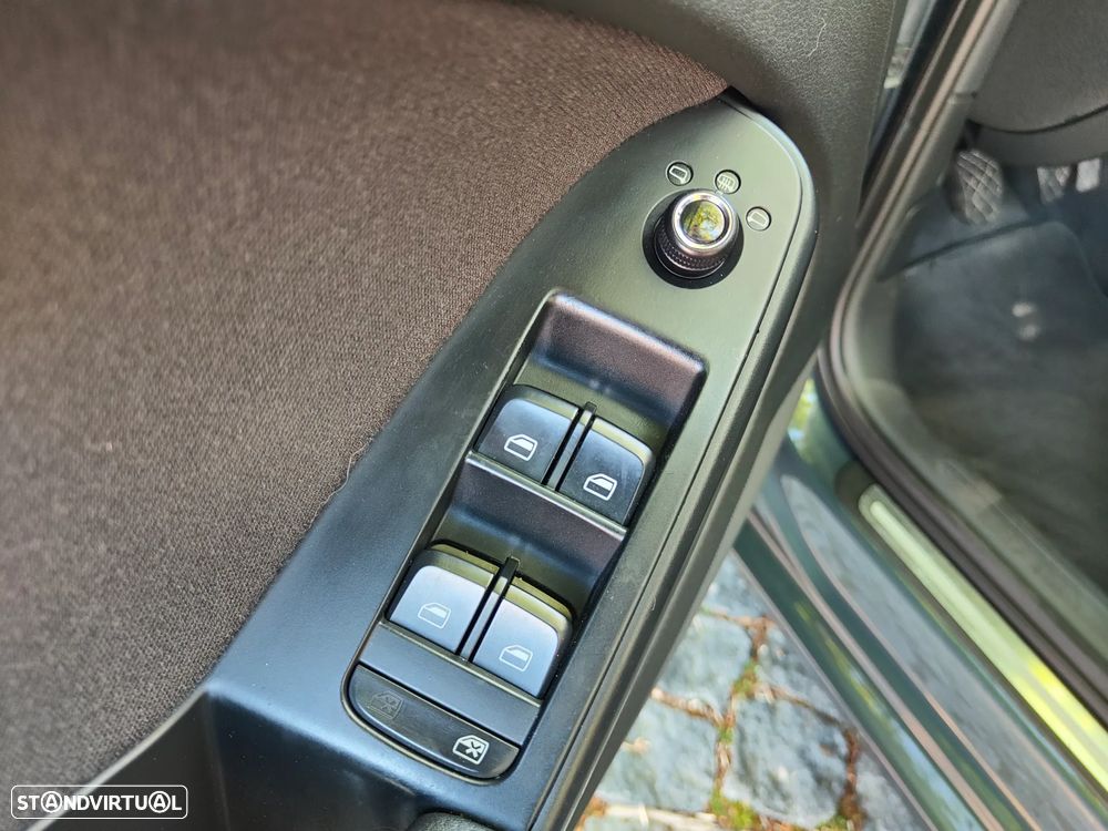 Audi A4 Avant 2.0 TDI - 25