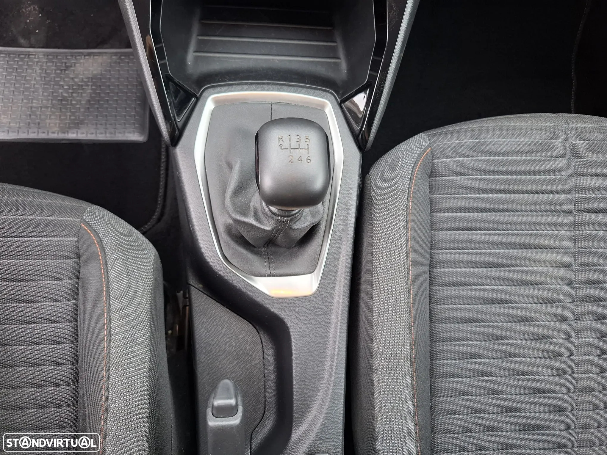 Peugeot 2008 1.2 PureTech Allure Pack - 33
