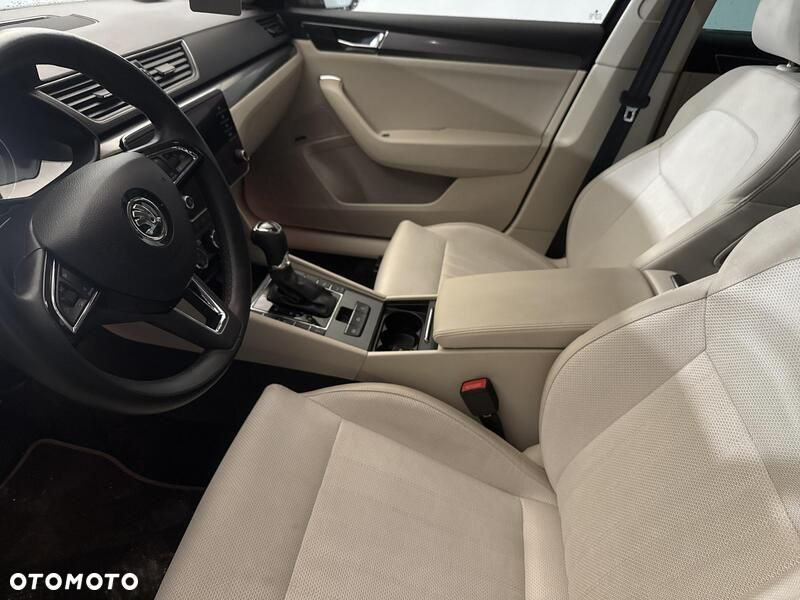 Skoda Superb 2.0 TDI SCR Style DSG - 11
