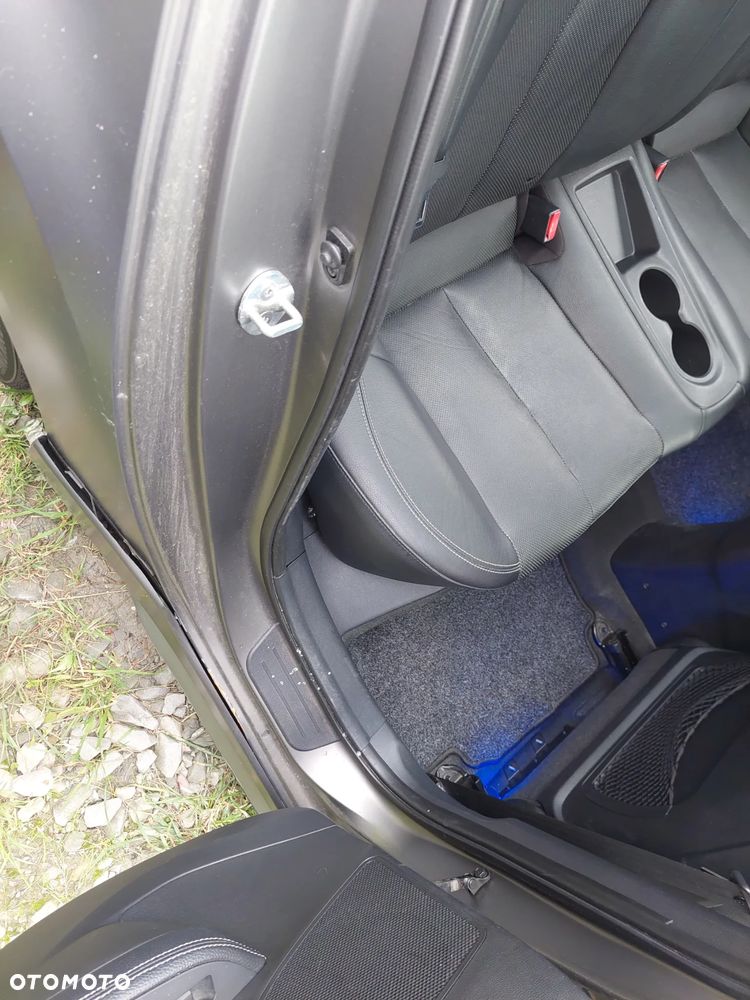 Hyundai Veloster 1.6 Turbo Premium - 25