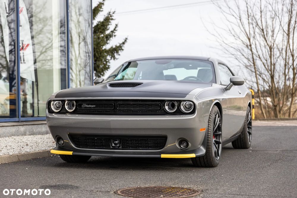 Dodge Challenger - 15