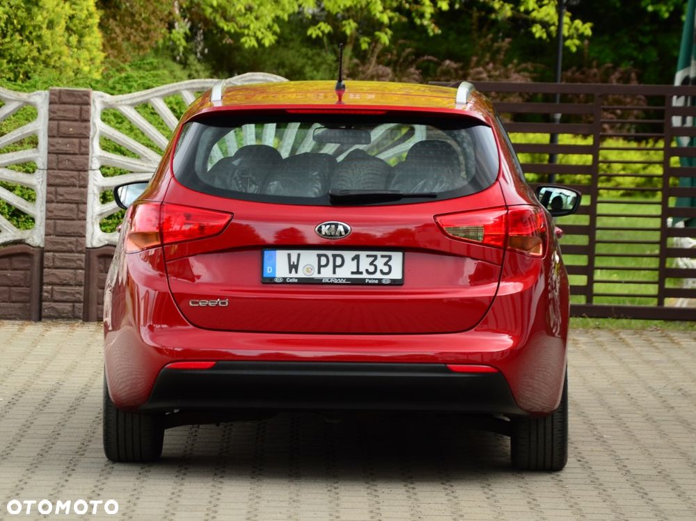 Kia Ceed - 13