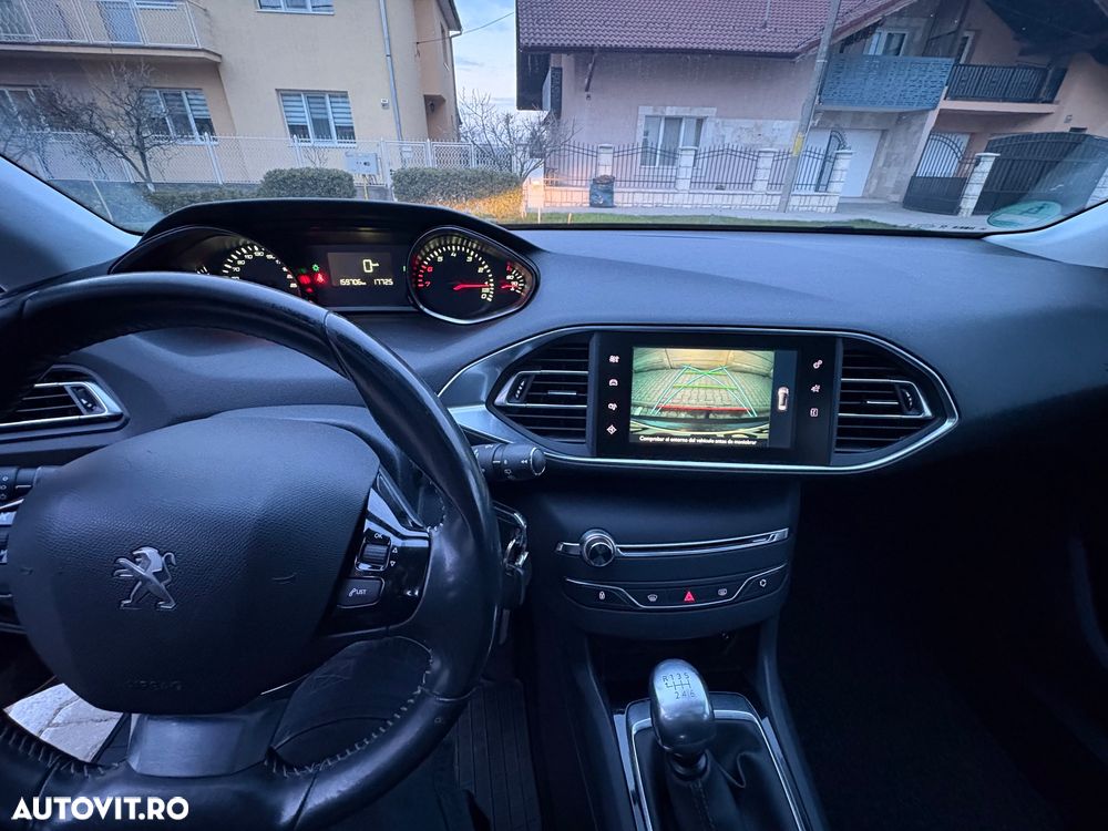 Peugeot 308 1.2 L PureTech Turbo Allure - 16