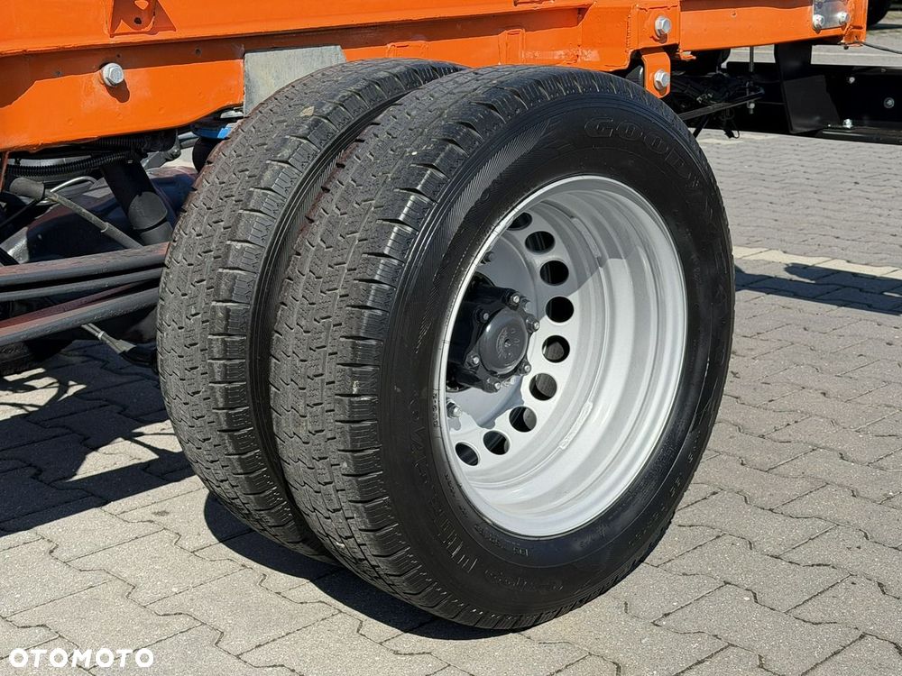 Mercedes-Benz Sprinter - 8
