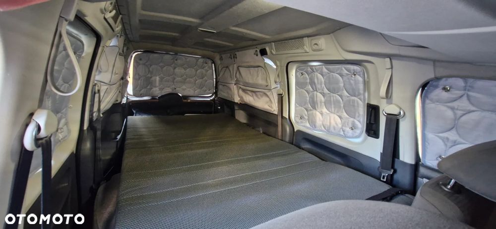 Volkswagen Caddy Maxi Highline - 13