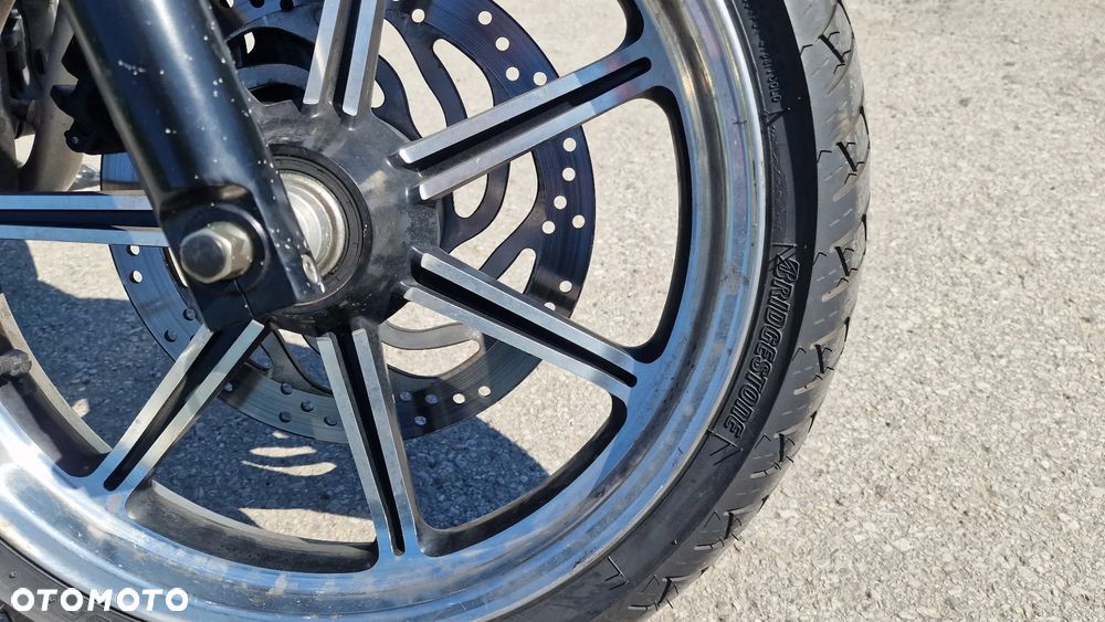 Triumph Bonneville - 12