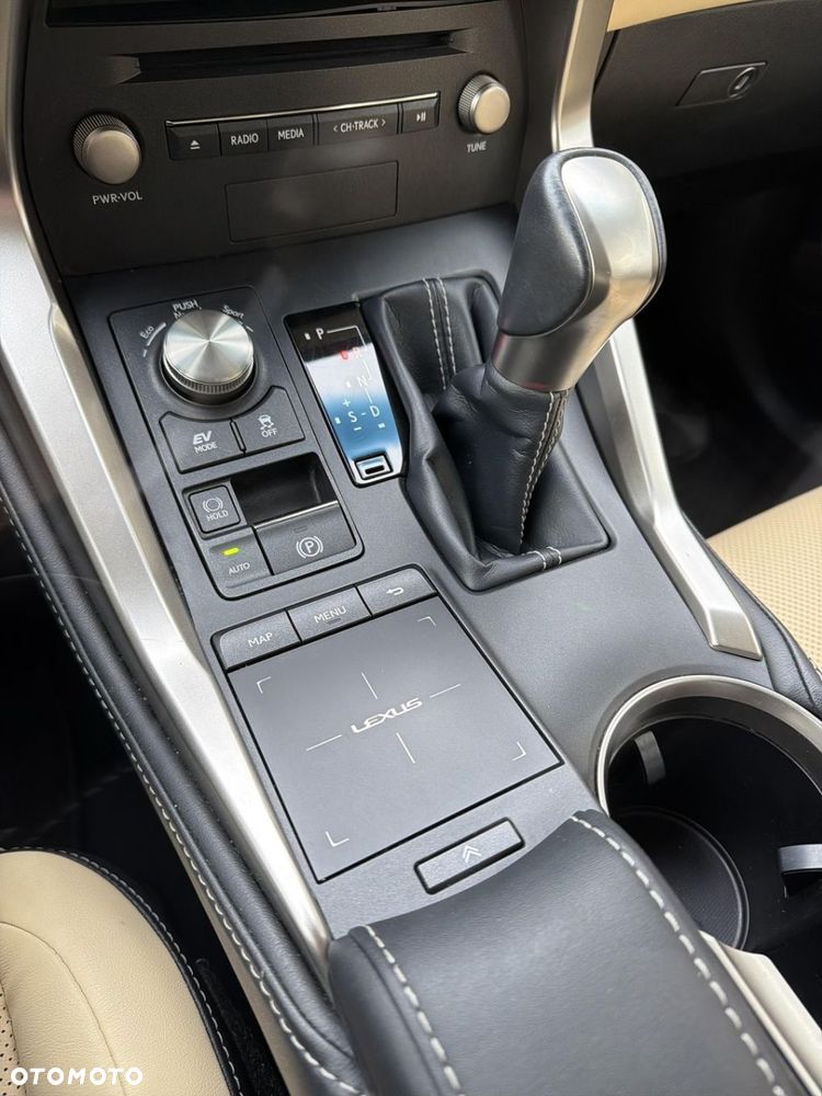 Lexus NX 300h Comfort AWD - 16