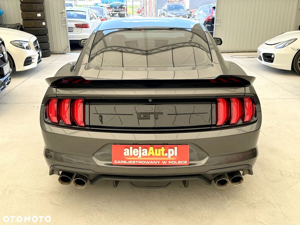 Ford Mustang - 12