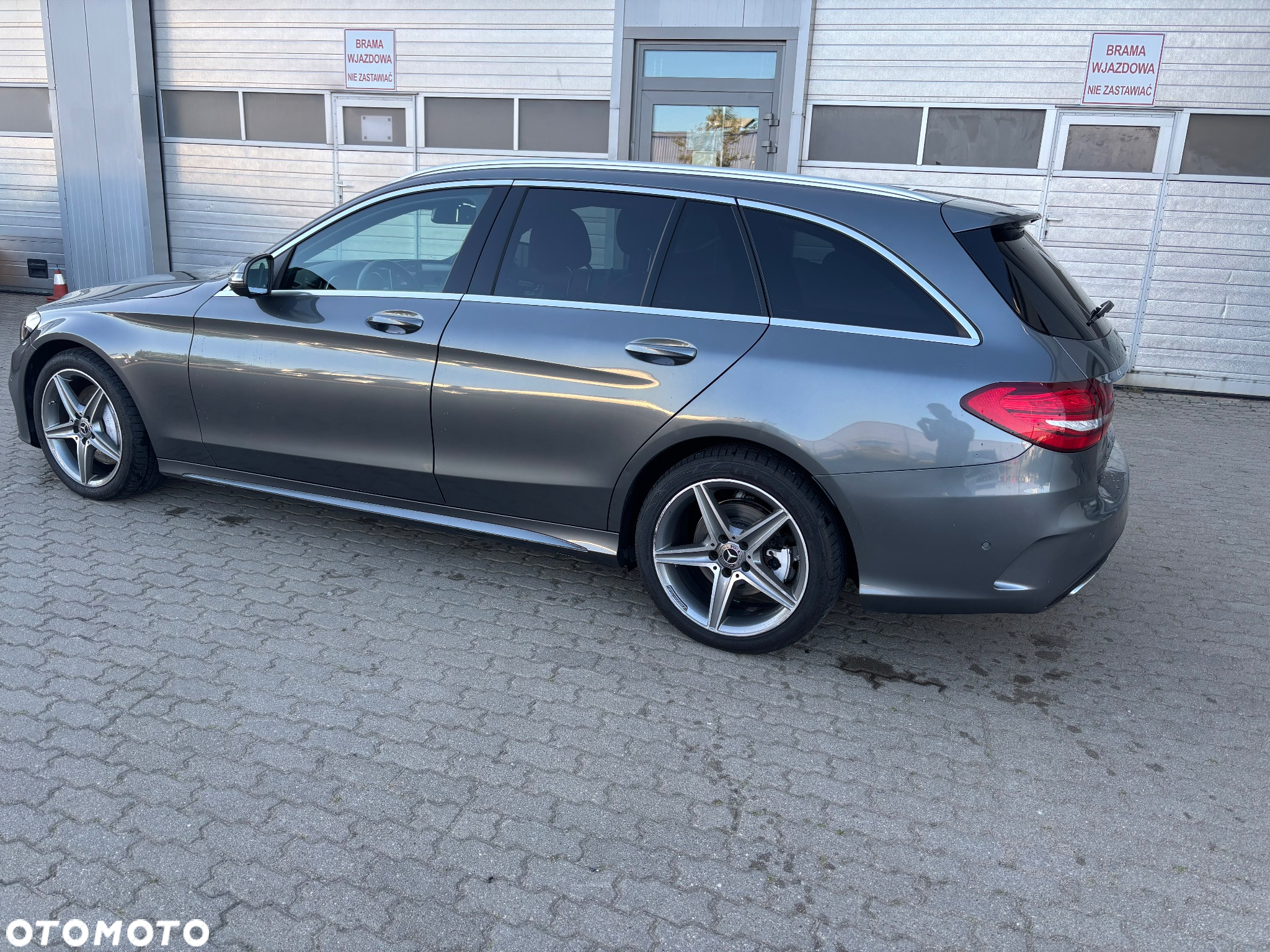 Mercedes-Benz Klasa C 250 d 4Matic T 9G-TRONIC AMG Line - 11