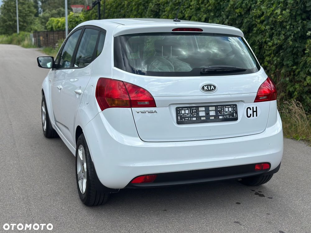 Kia Venga - 14
