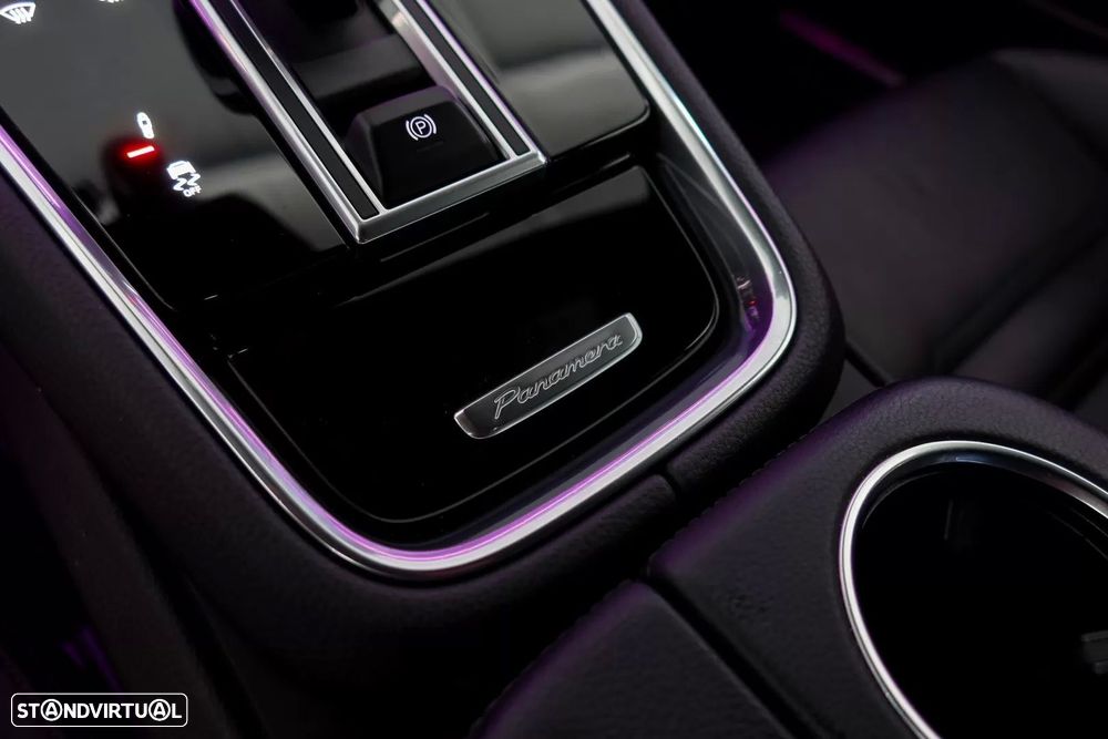 Porsche Panamera 4 E-Hybrid - 11