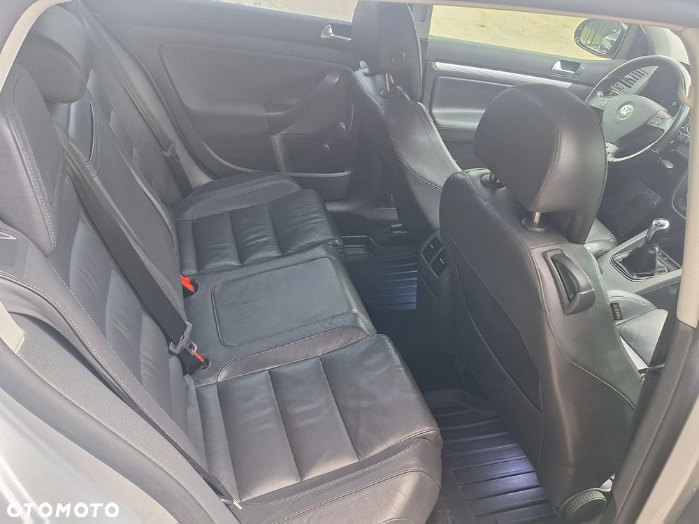 Volkswagen Golf - 11