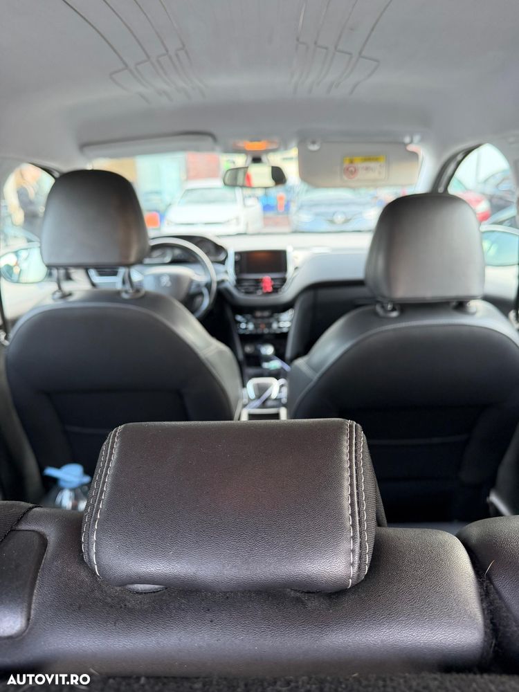 Peugeot 2008 1.2 PureTech Turbo EAT6 S&S Allure - 10