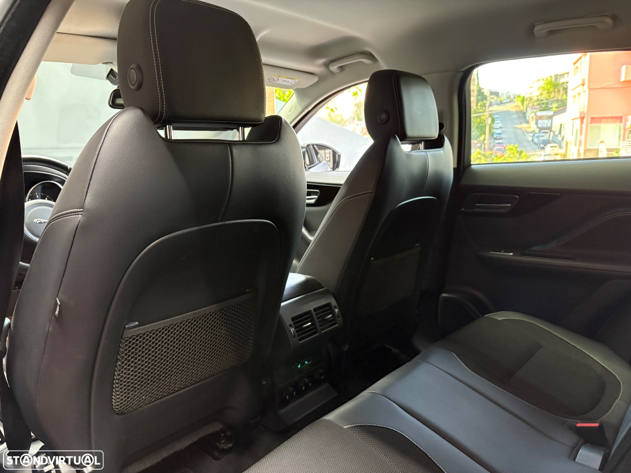 Jaguar F-Pace 20d Aut. R-Sport - 34