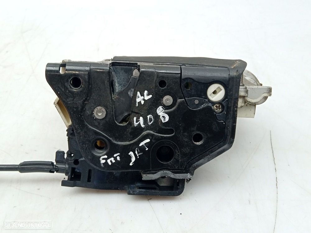 Fechadura / fecho porta frente direito VOLKSWAGEN Passat (3C2) - 1