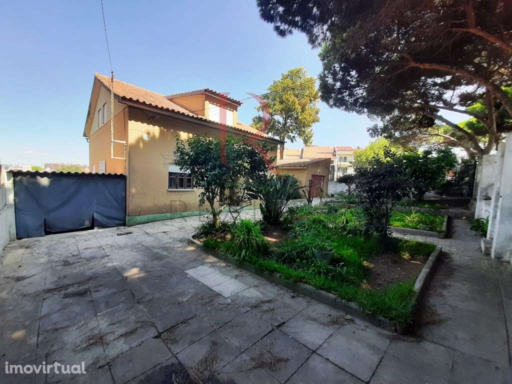 Moradia T3 isolada com garagem nos Capuchos, Costa da Caparica - Grande imagem: 2/32
