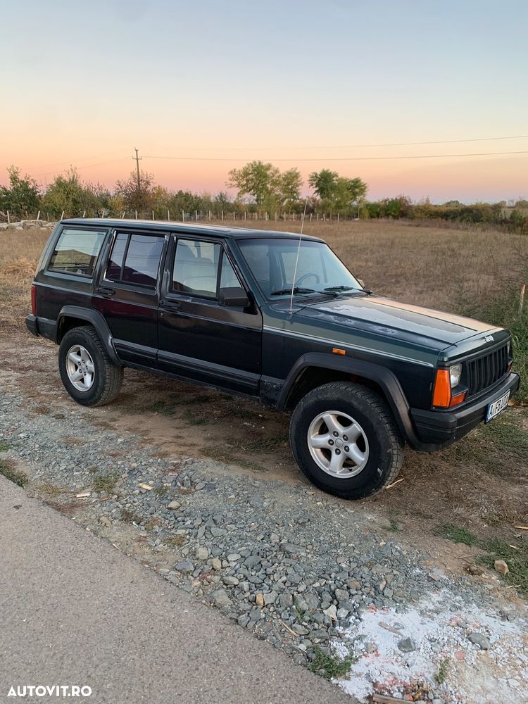 Jeep Cherokee - 10