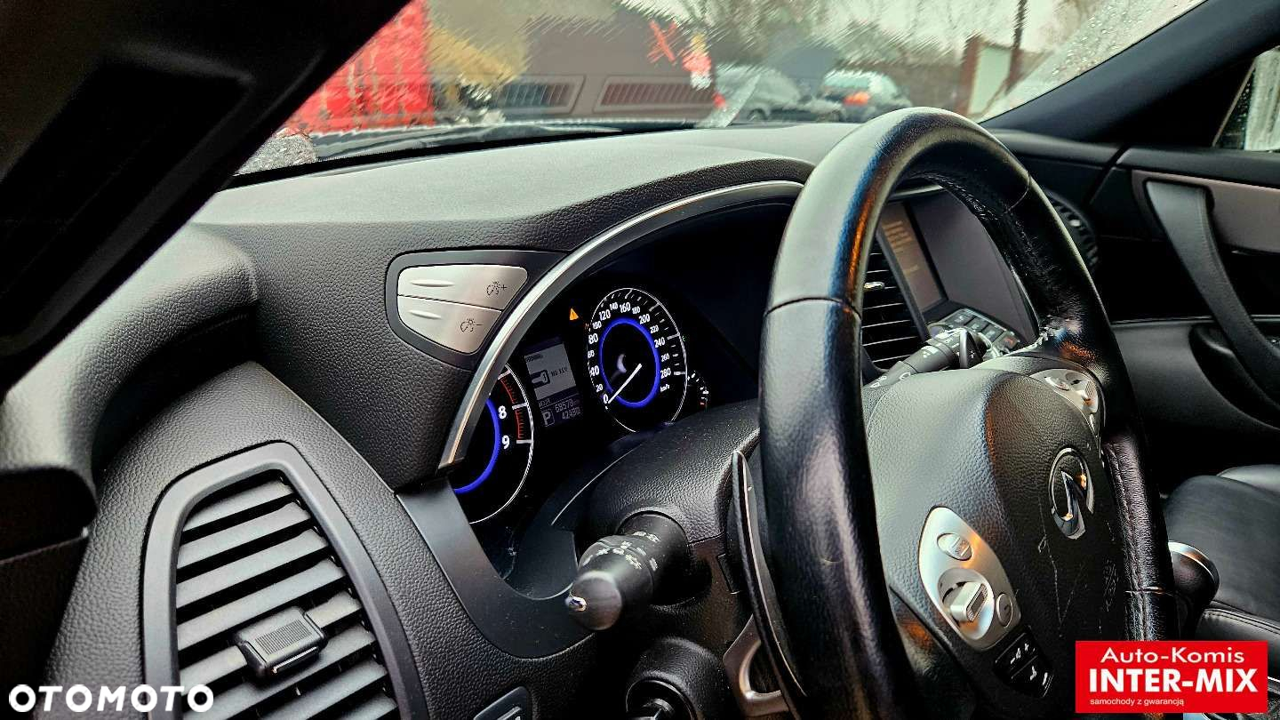 Infiniti QX70 - 21