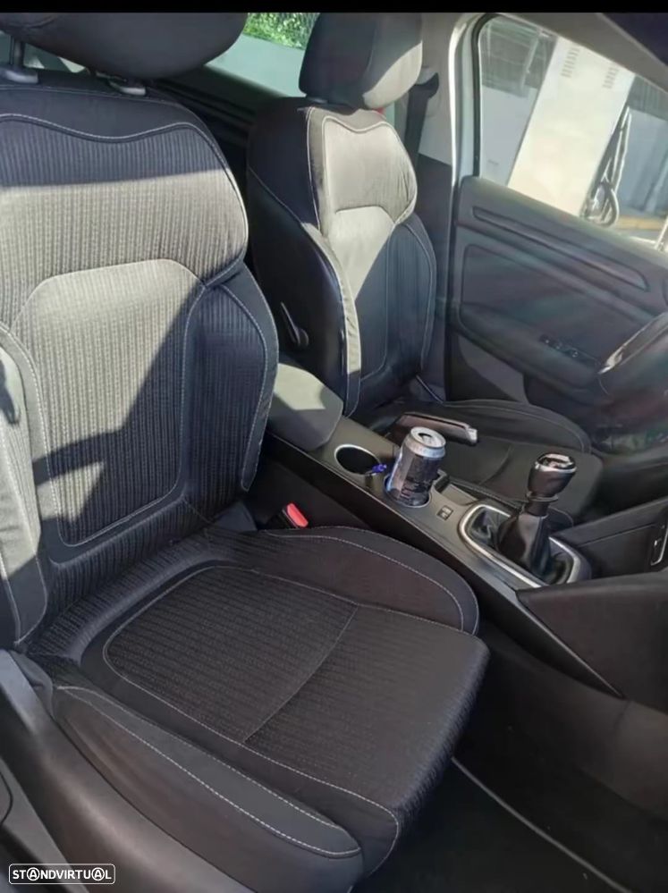 Renault Mégane Sport Tourer ENERGY dCi 130 BUSINESS - 8