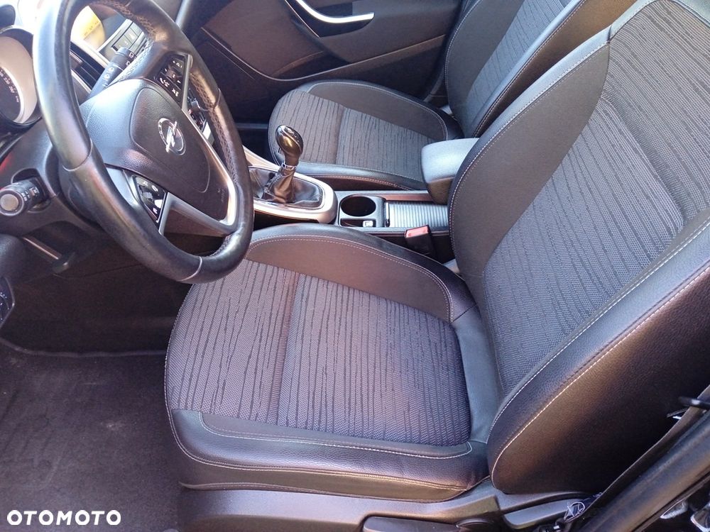Opel Astra 1.4 T Executive EU6 - 11