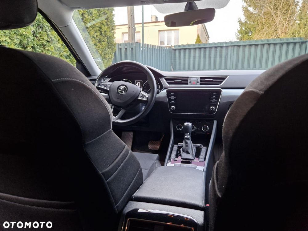 Skoda Superb ver-1-8-tsi-style-dsg - 5