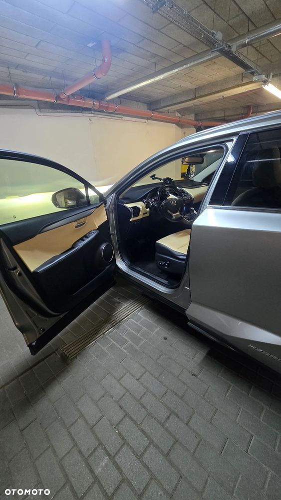 Lexus NX 300h Comfort AWD - 11