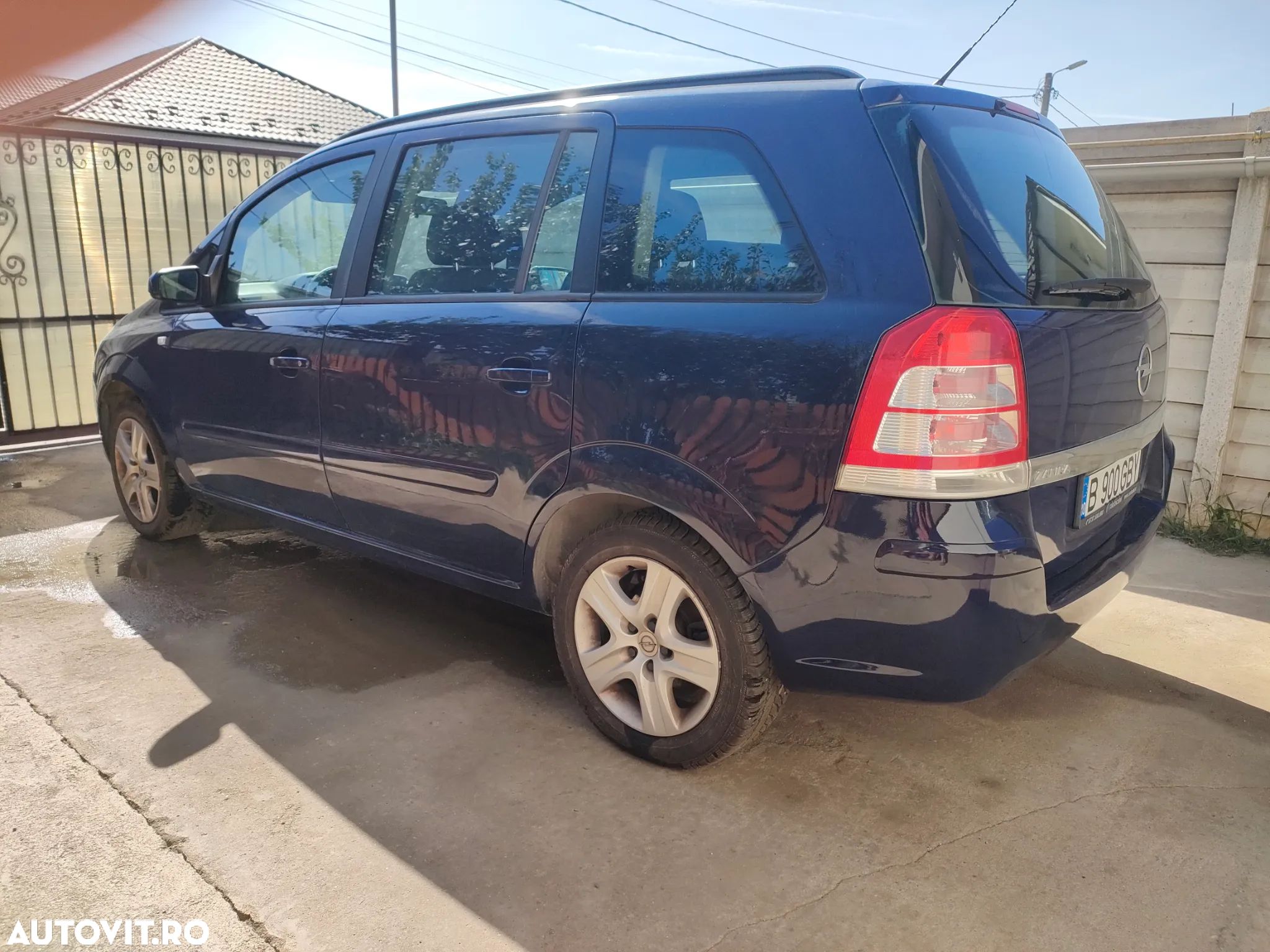 Opel Zafira - 1