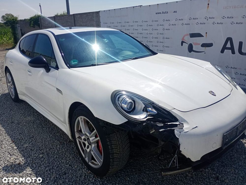 Porsche Panamera 4S PDK - 3